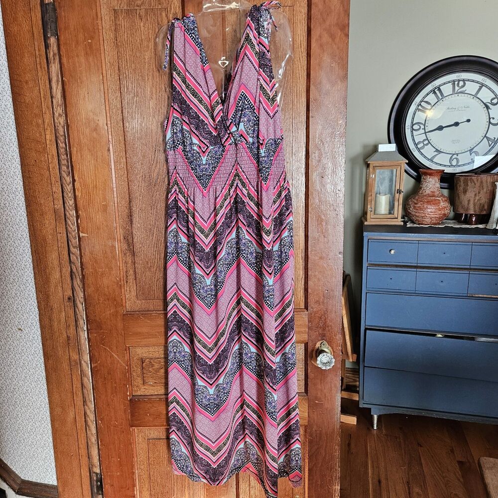 Jon‎ & Anna NY Pink Black Geometric Maxi Dress XXL Plus Size SLVLS V-Neck Boho